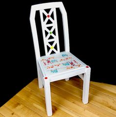 Besonderer Vintage Stuhl Weiss - Kreativ aufgepeppt KreaFreiKunst