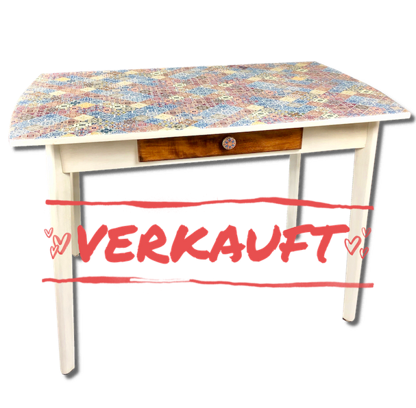 Besonderer Retro Vintage Tisch mit Schublade Kaufen - KreaFreiKunst